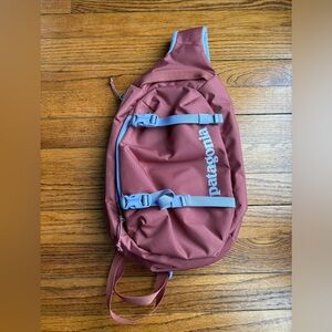 Like-new Patagonia Atom Sling 8L in Rosehip